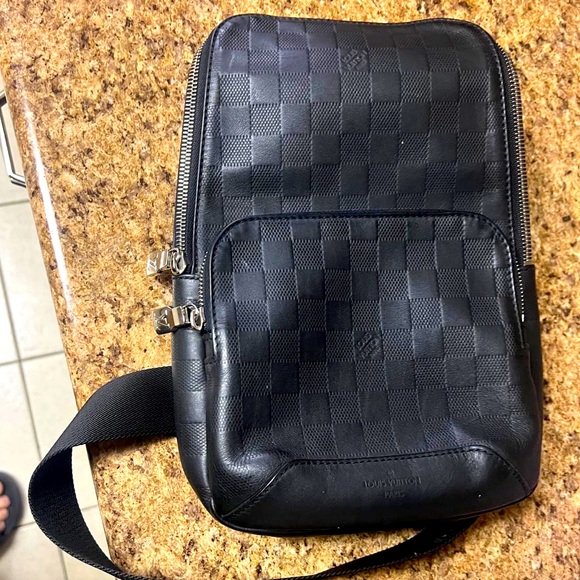 COPY - LOUIS VUITTON ,ORIGINAL MEN SLING BAG - Picture 10 of 15